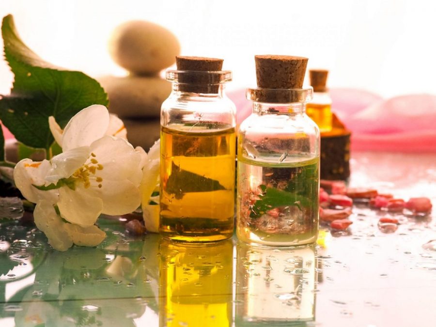 Perfumes naturales y ecológicosSus aromas provienen de la verdadera y ancestral alquimia, son fragancias naturales formuladas artesanalmente y siempre con ingredientes 100% naturales,